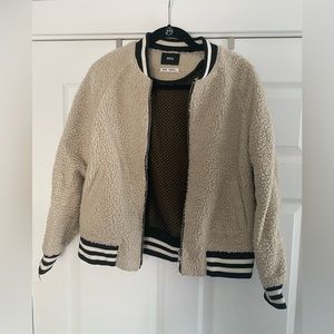 URBAN OUTFITTERS Sherpa jacket
